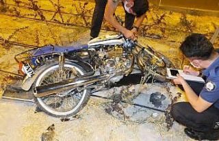 Aksaray’da motosikletle otomobil çarpıştı: 2...