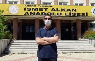 Aksaraylı öğretmen Yüksekovalı öğrencileri...