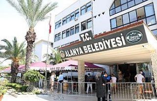Alanya Belediye binası önünde hizmet çadırı...
