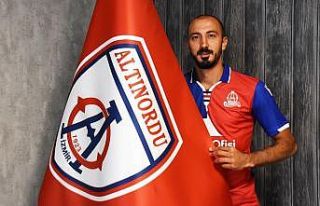 Altınordu, Ahmet İlhan Özek’i transfer etti