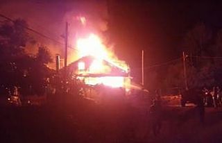 Amasya’da çıkan yangında 3 ev yandı