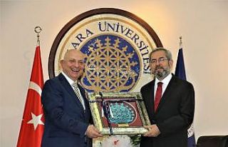 Ankara Üniversitesi’nde devir teslim