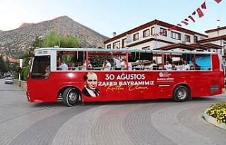 Antalya’da mobil otobüslerle Zafer Bayramı konserleri...