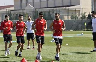Antalyaspor, Afyonkarahisar kampında ilk antrenmanına...