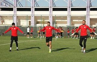 Antalyaspor’un, Afyonkarahisar kampı devam ediyor