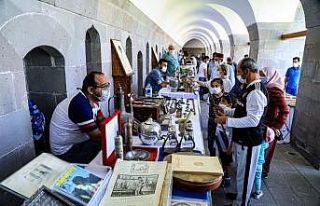 Antika sevenler Kervansaray’da buluşuyor