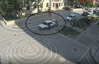 Aracı arıza yapınca zor durumda kalan sürücünün...