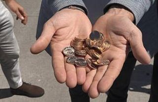 Aracında bulduğu altın dolu poşetin sahibini bulamayınca...
