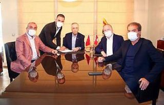 Arda Turan yuvasına döndü