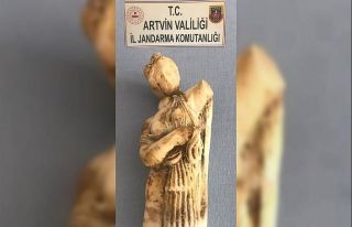 Artvin’de Roma dönemine ait kadın heykeli ele...