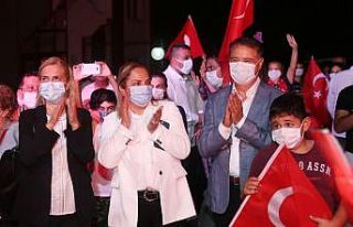 Atakum 30 Ağustos’ta kırmızı-beyaza büründü