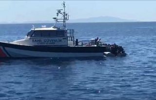 Ayvalık’ta 42 düzensiz göçmen kurtarıldı