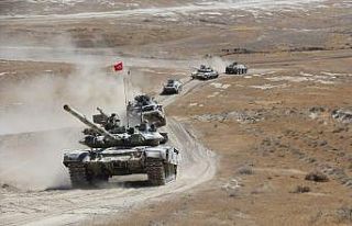 Azerbaycan ile Türkiye arasında atışsız tatbikat...