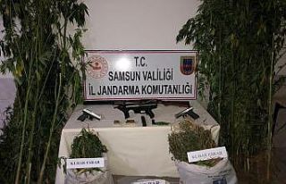 Bafra’da uyuşturucu ve otomatik silah ele geçirildi
