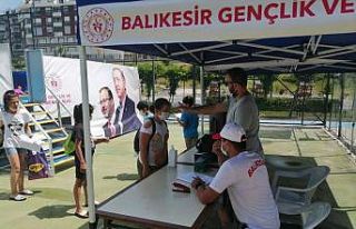 Balıkesir’de gençler spor faaliyetlerini sürdürüyor