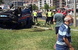 Balıkesir’de otomobil ile çarpışan jandarma...