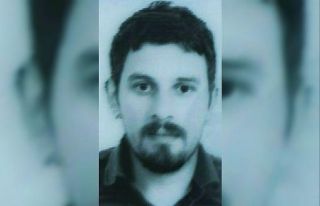 Banyoda asılı halde ölü bulundu