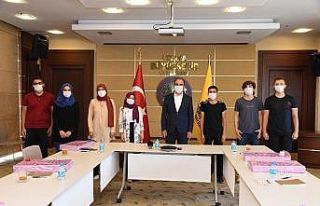 Başkan Altay YKS’de ilk 100’e giren Konyalı...