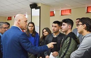 Başkan Bahar’dan gençlere ’Bilime yönelin’...