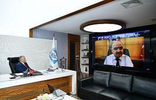 Başkan Büyükkılıç il pandemi kurulu toplantısına...
