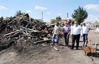 Başkan Gür’den keresteci esnafına geçmiş olsun...