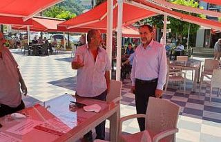 Başkan Şahin meydana vatandaşlarla bayramlaştı