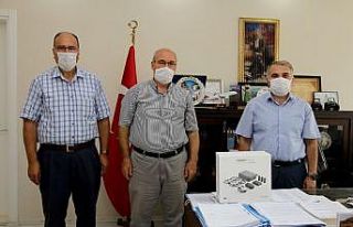 Başkan Yiğen eğitim camiasına drone hediye etti