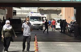 Batman’da polise bıçaklı saldırı