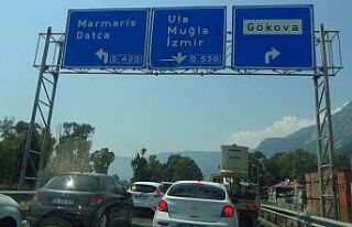 Bayramın üçüncü günü de yollarda yoğunluk...