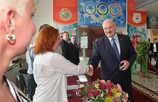 Belarus’ta resmi olmayan sonuçlara göre seçimi...