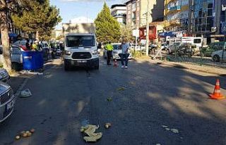 Belediyeye ait kamyonetin çarptığı yaya ağır...