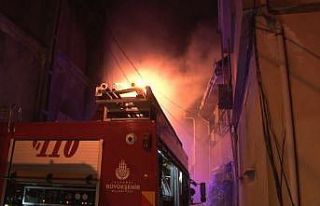 Beşiktaş’ta 4 katlı binanın çatı katında...