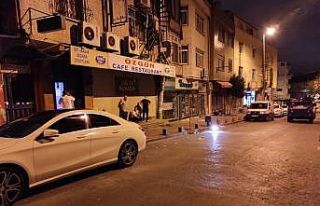 Beyoğlu’nda iş yerine ve lüks bir araca silahlı...