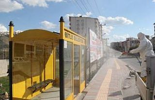 Bitlis otobüs durakları yıkanıp dezenfekte ediliyor