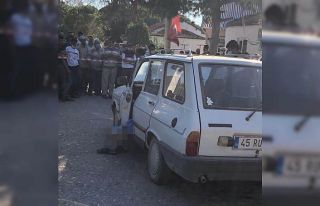 Boşandığı eşini ve ev sahibini öldürdü