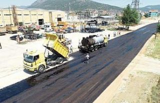 Bucak’ta sathi asfalt sezonu törenle açıldı