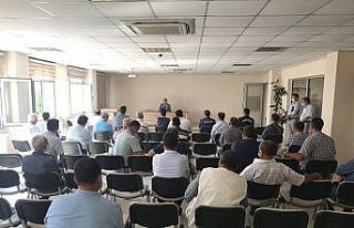 Burhaniye’de imam ve muhtarlara koronavirüs toplantısı