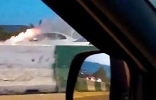 Bursa’da seyir halindeki otomobil alev alev yandı
