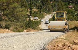 Büyükşehir Belediyesinden Çamlıyayla’da yol...