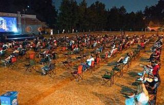 Çalı’da yıldızların altında sinema keyfi