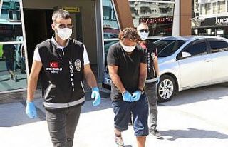 Çalıntı otomobille polisten kaçmaya çalışırken...