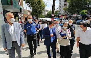 Çekmeköy’de maske ve sosyal mesafeyi ilçe protokolü...