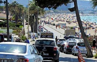 Çeşme’de bayram yoğunluğu