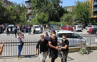 Cinayet zanlısı adliyeye gelişinde alkışlandı