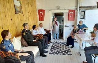 Daday protokolü şehit annesini yalnız bırakmadı