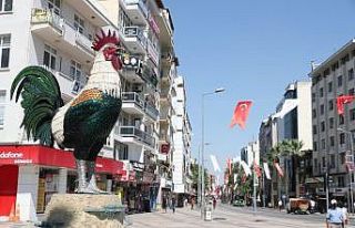 Denizli Türk bayrakları ve Atatürk posterleri ile...