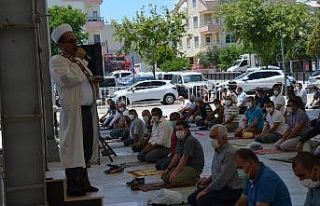Diyanetten Cuma hutbesinde sosyal mesafe ve hijyen...