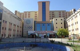 Diyarbakır’da 370 sağlık çalışanı korona...