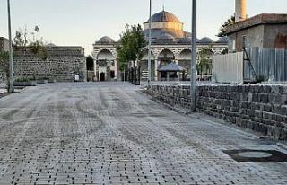 Diyarbakır’da tarihi camilerin çevresi yenileniyor