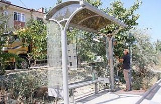 Dolmuş duraklarında bakım çalışması